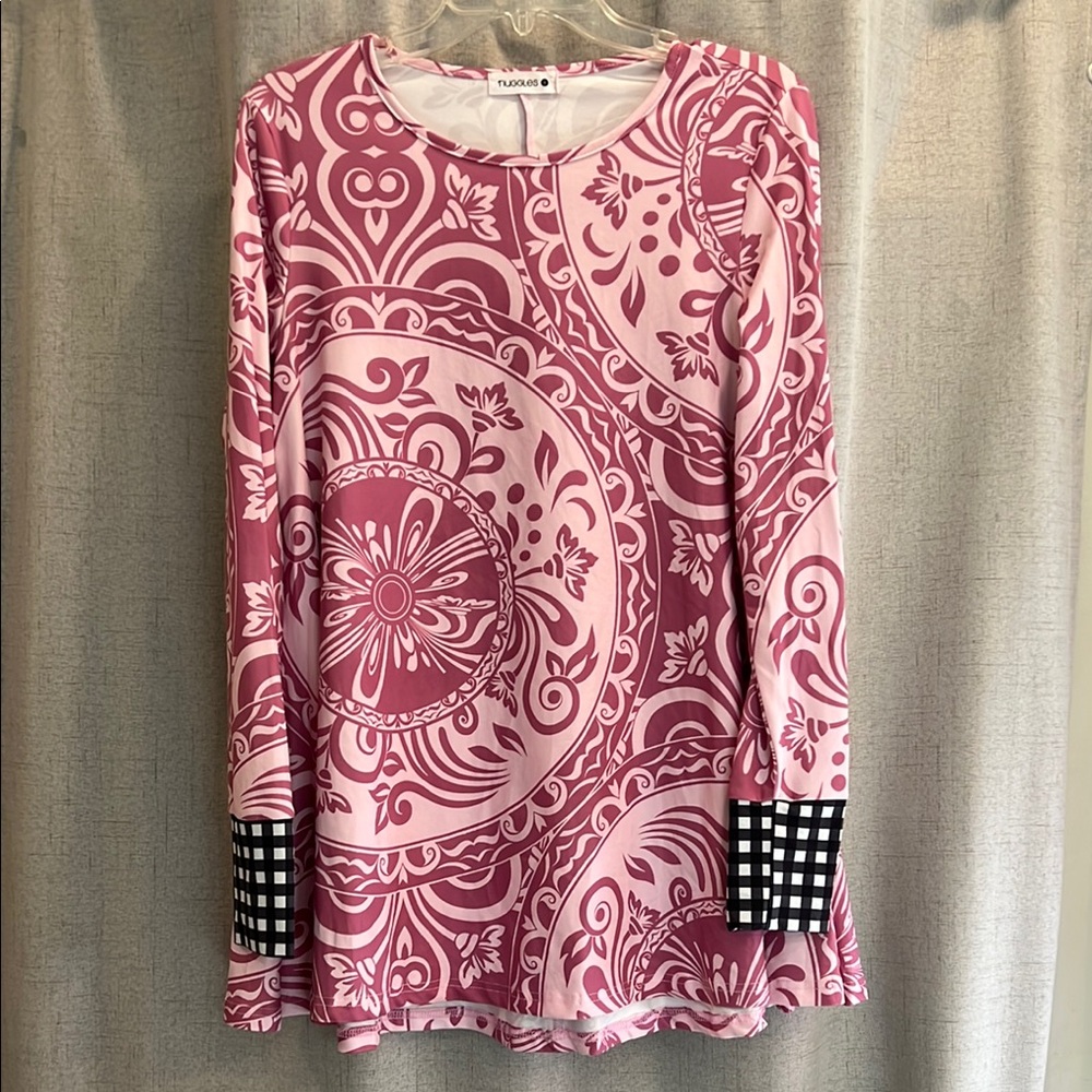 Nuggles top